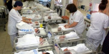6 نساء يتصارعن على حضانة طفل في مستشفى إسرائيلي .. (اختلطت الأنساب)