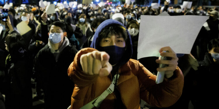ســـر “الورقة البيضاء” رمز المظاهرات في الصين