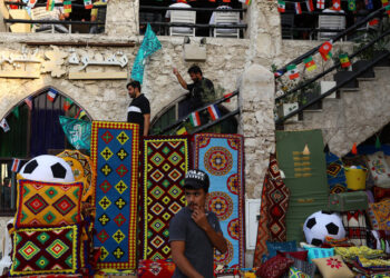 من مركز تجارة اللؤلؤ إلى ملتقى جماهير المونديال .. (سوق واقف)