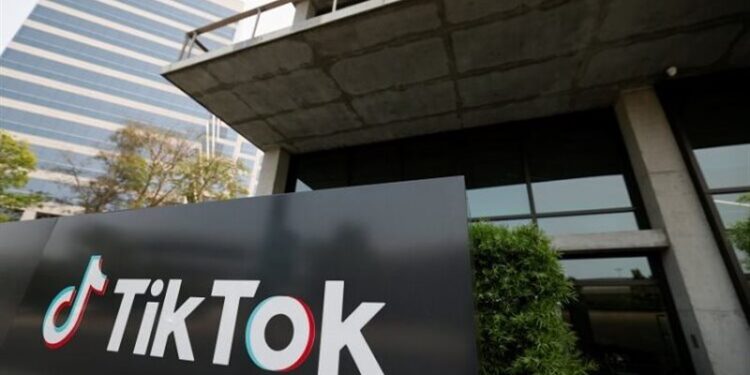 ولاية أمريكية تتهم الــ”تيك توك” بتضليل مستخدميها