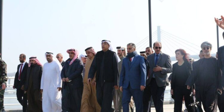 بالصور .. سفراء الخليج يجرون جولة سياحية على ضفاف شط العرب في البصرة