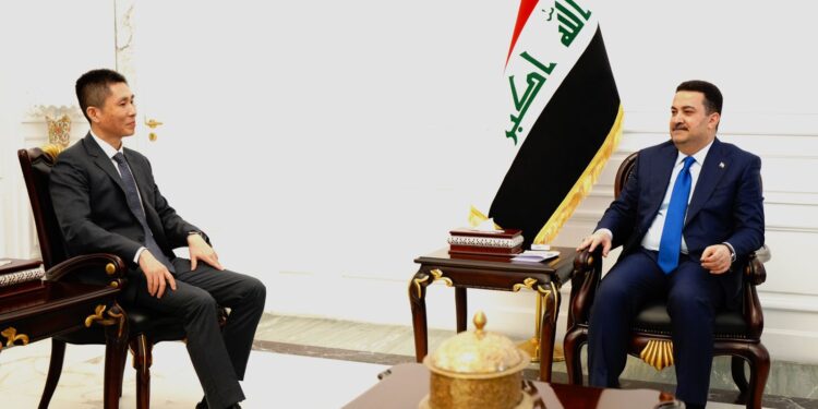 السوداني يستقبل السفير الصيني