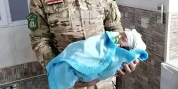 العثور على طفل ملقى بالشارع أيمن الموصل