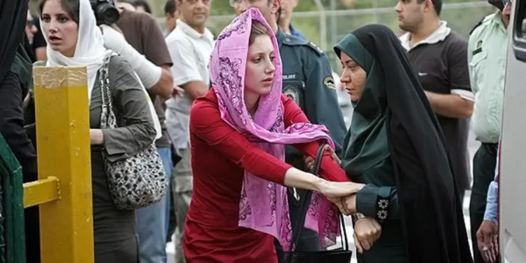 ايران ,,  كشف خطة لرفع تكلفة عدم إرتداء الحجاب مادياً