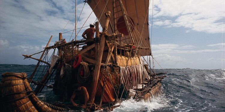 قارب شراعي يسترجع رحلة تاريخية (من البصرة إلى بحر العرب)