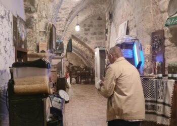 الكشف عن مقهى أثري في القدس