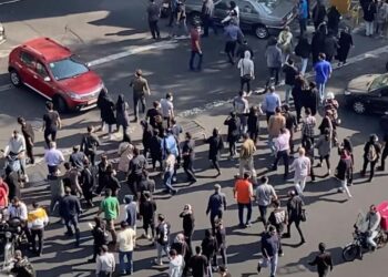 ثلاث حقوقيات يحققن بانتهاكات حقوق الإنسان في إيران