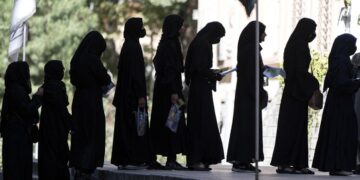 طالبان تحرم الفتيات من الجامعات و الأمم المتحدة “تــقلق”