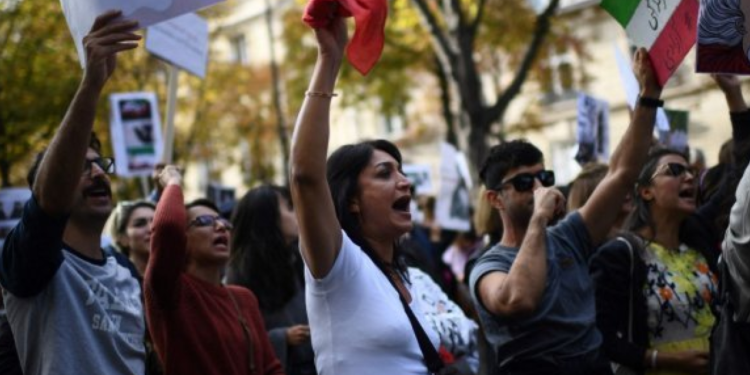 ماسك .. (100 جهاز “ستارلينك) تعمل حاليا في إيران لتوفير الإنترنت