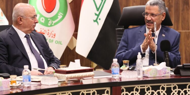 لقاء يجمع (وزير النفط ووفد الإقليم التفاوضي) للبحث في إيجاد حلول واقعية للمسائل العالقة