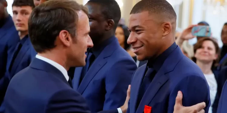 ماكرون يتوجه إلى قطر لتشجيع المنتخب الفرنسي