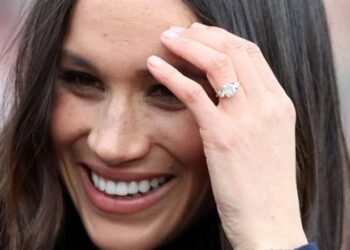 ميجان ماركل ترتدي خاتم الأميرة ديانا خلال تسلـم “جائزة مناهضة العنصرية”