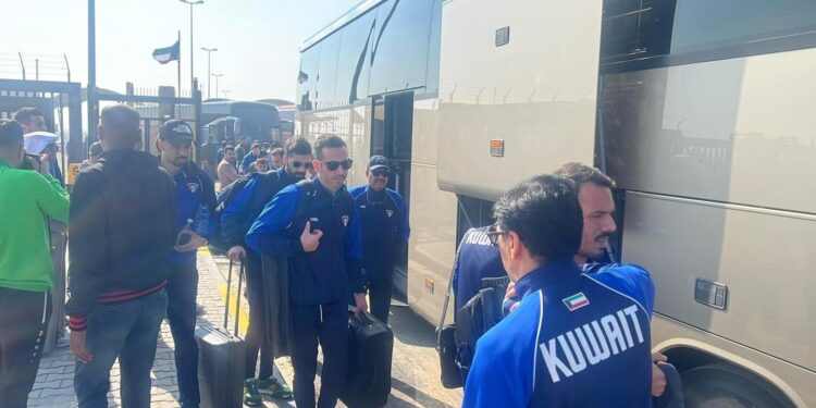 صور وفد المنتخب الكويتي اثناء وصوله إلى البصرة