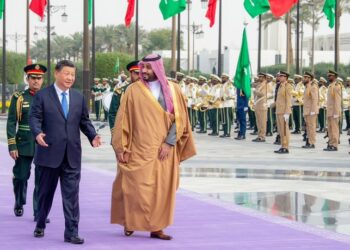 استقبـــال رسمي للرئيس الصيني في الرياض .. القادة العرب يتوافدون