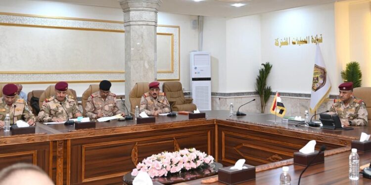 المحمداوي نائب قائد العمليات المشتركة، يترأس الاجتماع الشهري للقيادة