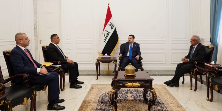 السوداني يلتقي محافظ البنك المركزي