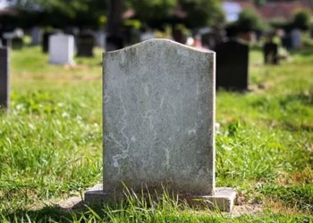 أدوات ذكاء اصطناعي تجعل ذكرياتك مع المتوفين حية للأبــد