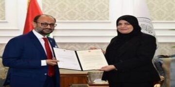 وزيرة المالية تلتقي سفير بنغلاديش