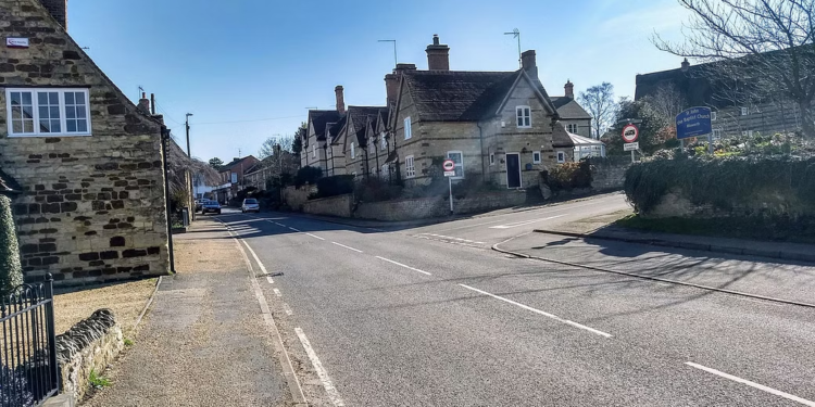 منع بريطاني من دخول بلدته 15 عاما .. بسبب “سوء السلوك”