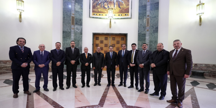 السوداني يستقبل وفداً لنقابة المعلمين العراقيين