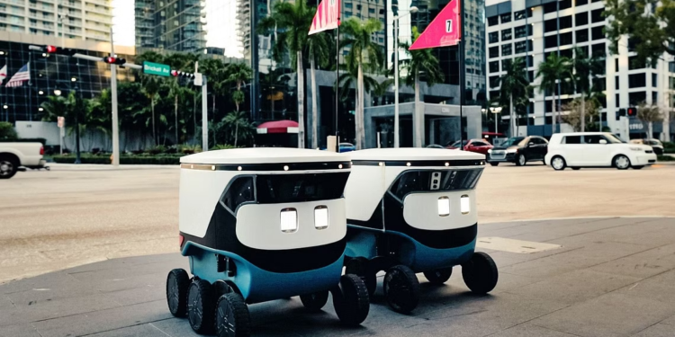 اطلاق أسطولًا من “روبوتات توصيل الطعام ذاتية القيادة‎‎”