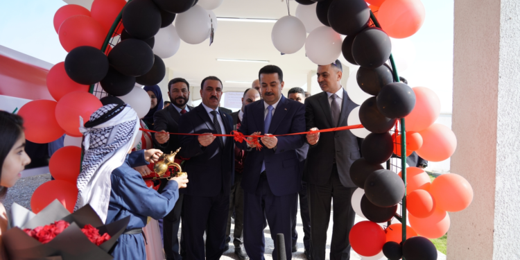 السوداني يفتتح مدرسة الذهب الأسود ويعلن عن افتتاح 64 مدرسة في عموم البصرة﻿