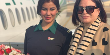 صور للفنانة الهام شاهين وهي على متن الخطوط الجوية العراقية