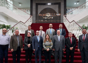 وفد من لجنة الاستثمار والتنمية النيابية يزور مدينة بسماية السكنية