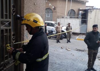 انهيار أجزاء من منزل في كربلاء والدفاع المدني تتدخل بـ(إغلاق وعلامات تحذيرية)