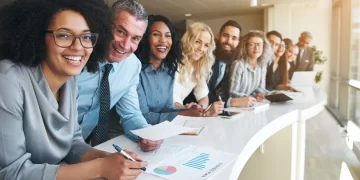 شركات أمريكية تتنــــافس لـــجذب الموظفين