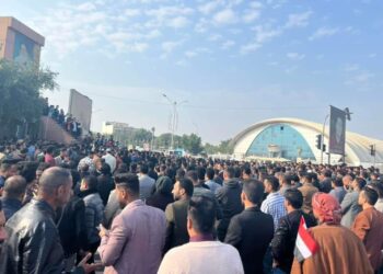 تظاهرات ووقفات احتجاجية في خمس محافظات