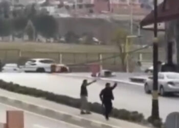 بالفيديو ..هجوم مسلح يستهدف مبنى “أسايش دهوك” حصيلة من القتلى والجرحى