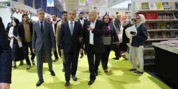 فائق زيدان يزور معرض العراق الدولي للكتاب