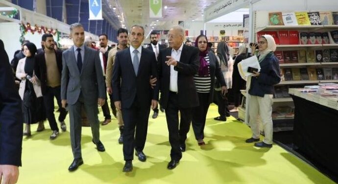فائق زيدان يزور معرض العراق الدولي للكتاب
