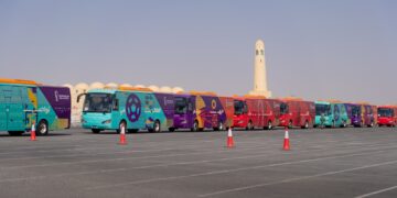 لبنان يطلب من قطر تزويده بــ”حافلات المونديال”