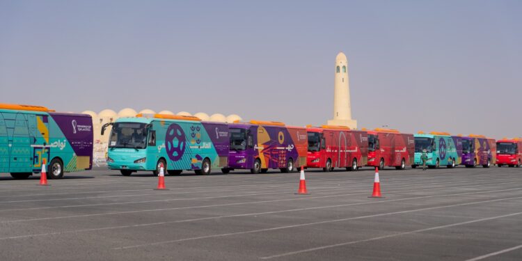 لبنان يطلب من قطر تزويده بــ”حافلات المونديال”