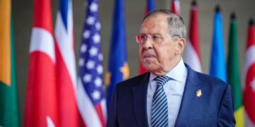 لافروف يحذر من (انزلاق خطر) بعد تهديدات أميركية بـ(قطع رأس الكرملين)
