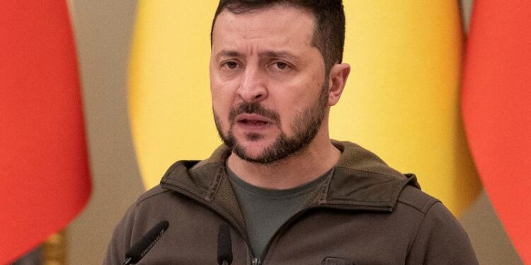 زيلينسكي يتوجه إلى أمريكا لـ(تعزيز القدرات الدفاعية الأوكرانية)
