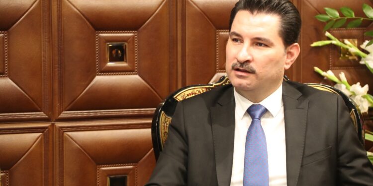 شاخوان عبد الله يدعو لـ”عدم تمكين” المضاربين بالأسواق السوداء