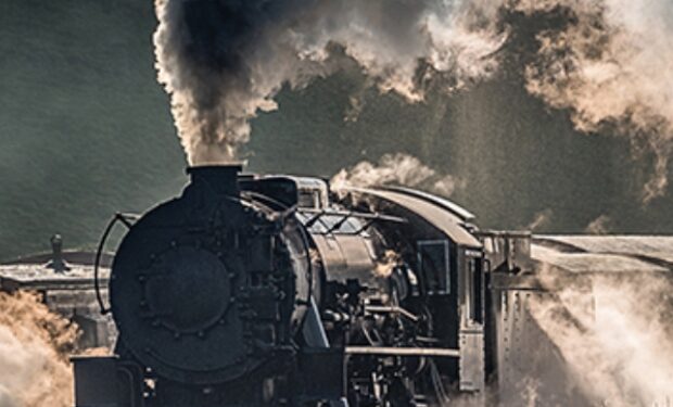 بالفيديو.. بدء تشغيل القاطرات البخارية في أوكرانيا بعد تدمير روسيا لقطاع الكهرباء في أوكرانيا