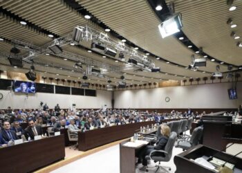 منــــح الثقة لمرشحي وزارتي الإعمار و البيئة