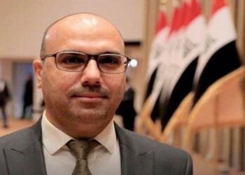 محافظ النجف يتراجع عن قرار اثار استياء الموظفين
