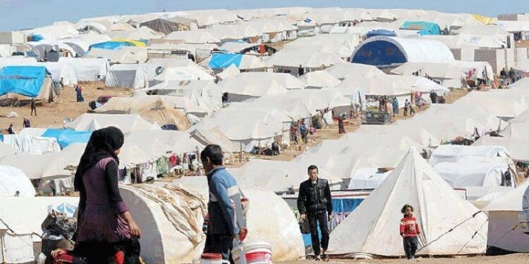 منحة مالية (1.5 مليون) للأسر النازحة