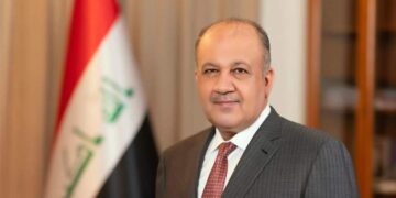 التأكيد من وزير الدفاع على تطبيـــق “نظام البديل” في قواطع العمليات ووحدات المقر العام
