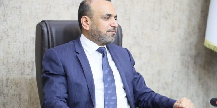 وزير العمل .. سنطبّق قانون العمل الذي يلزم تشغيل عامل عراقي مقابل كل أجنبي