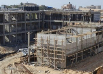 وزير التربية يقيل مسؤولاً عن بناء المدارس في مدينة الصدر ويحيله للتحقيق