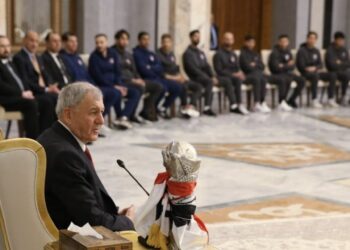 رئيس الجمهورية يستقبل وفد المنتخب الوطني لكرة القدم