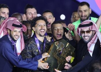 رجل سعودي يحصل على أغلى تذكرة في تاريخ كرة القدم بقيمة 2.7 مليون $