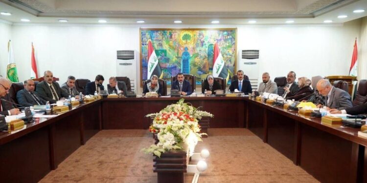 التربية تبحث إعادة فتح معاهد المعلمين .. بعد غلقها لسنوات