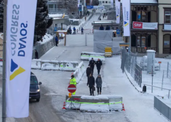 انطلاق منتدى دافوس بحضور 116 مليارديراً وغيــــاب (الصين وروسيا)